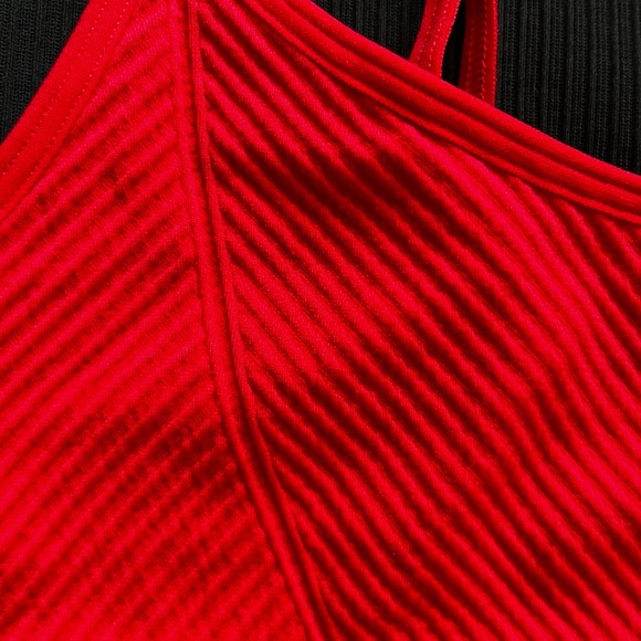 NWOT Set of PINK Victoria's Secret Crop Tops - Picture 6 of 14